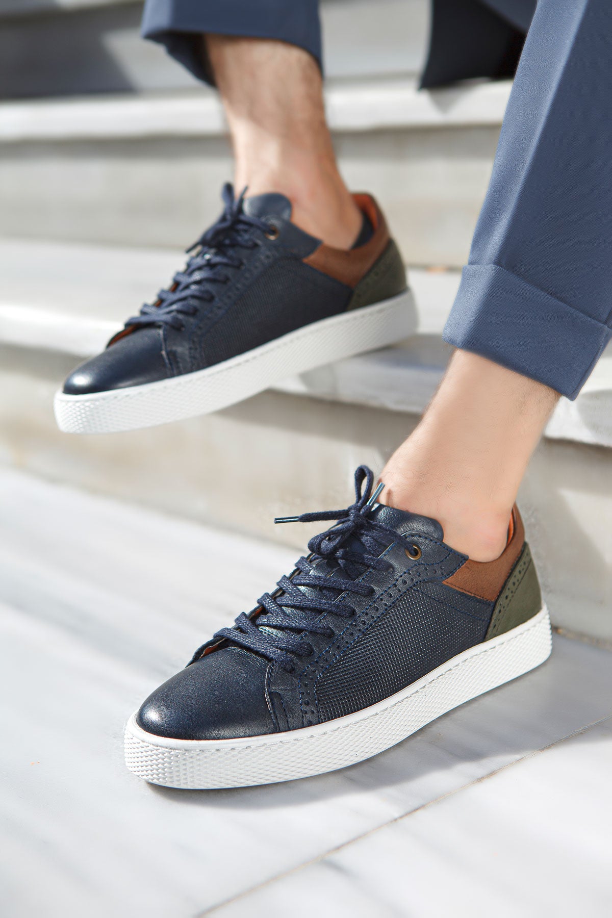 TİTAN LACİVERT BAĞCIKLI DERİ ERKEK SNEAKER AYAKKABI